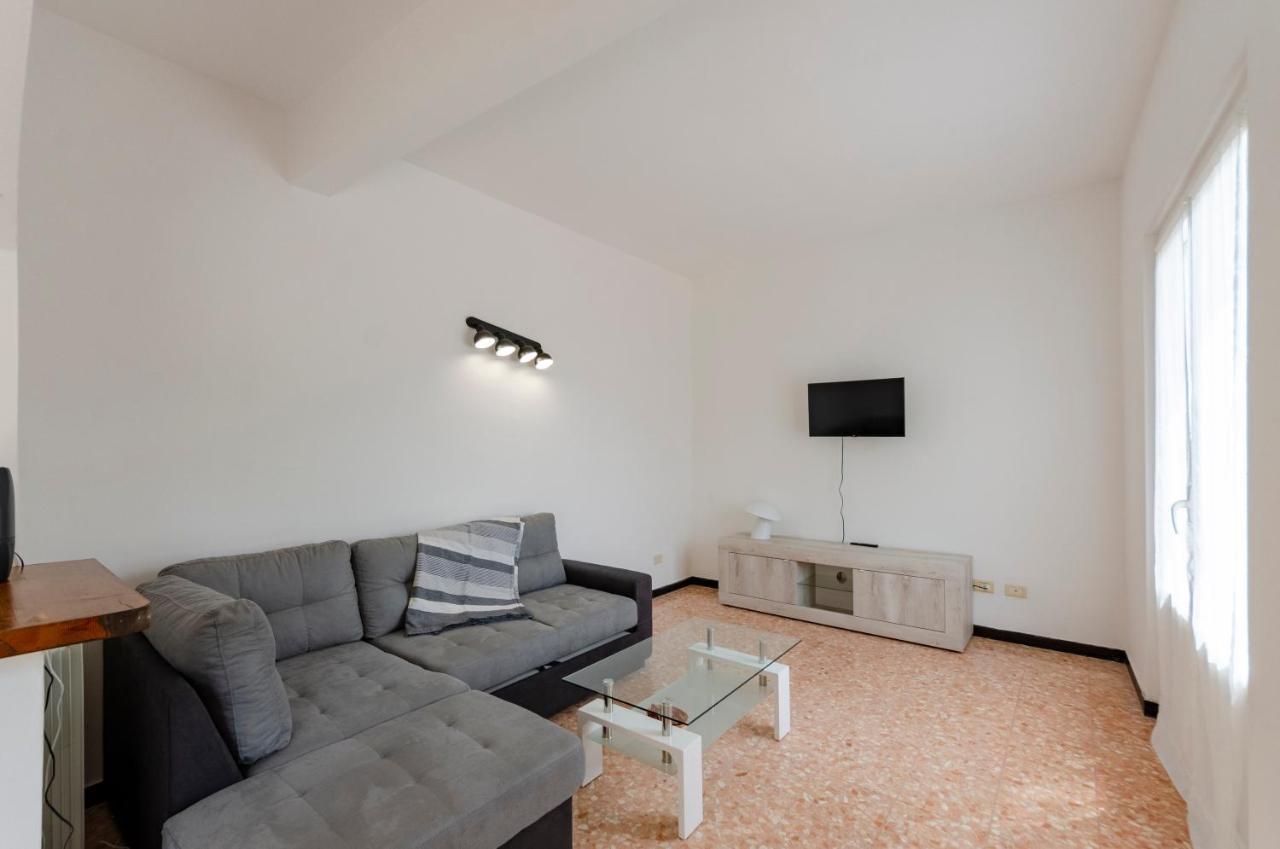 Joivy Family Flat With 3 Balconies, 10 Min To * Moneglia